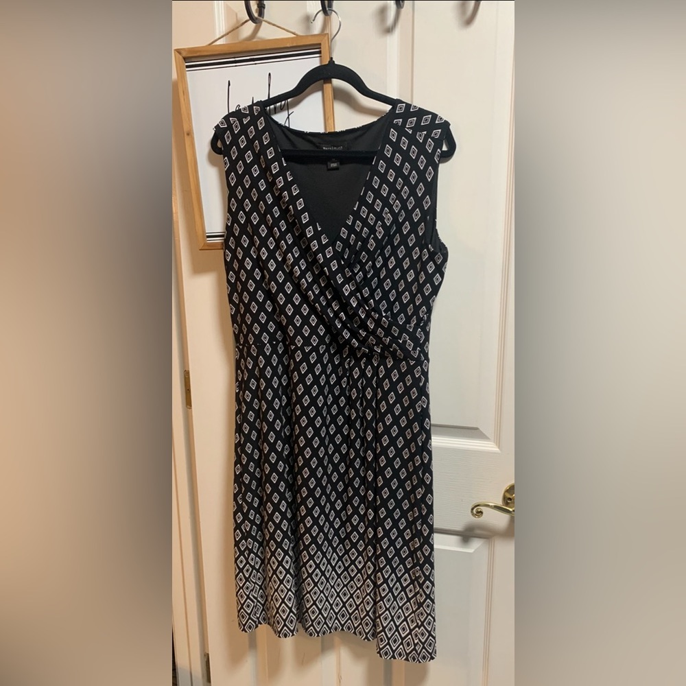 White House Black Market sleeveless dress size 14